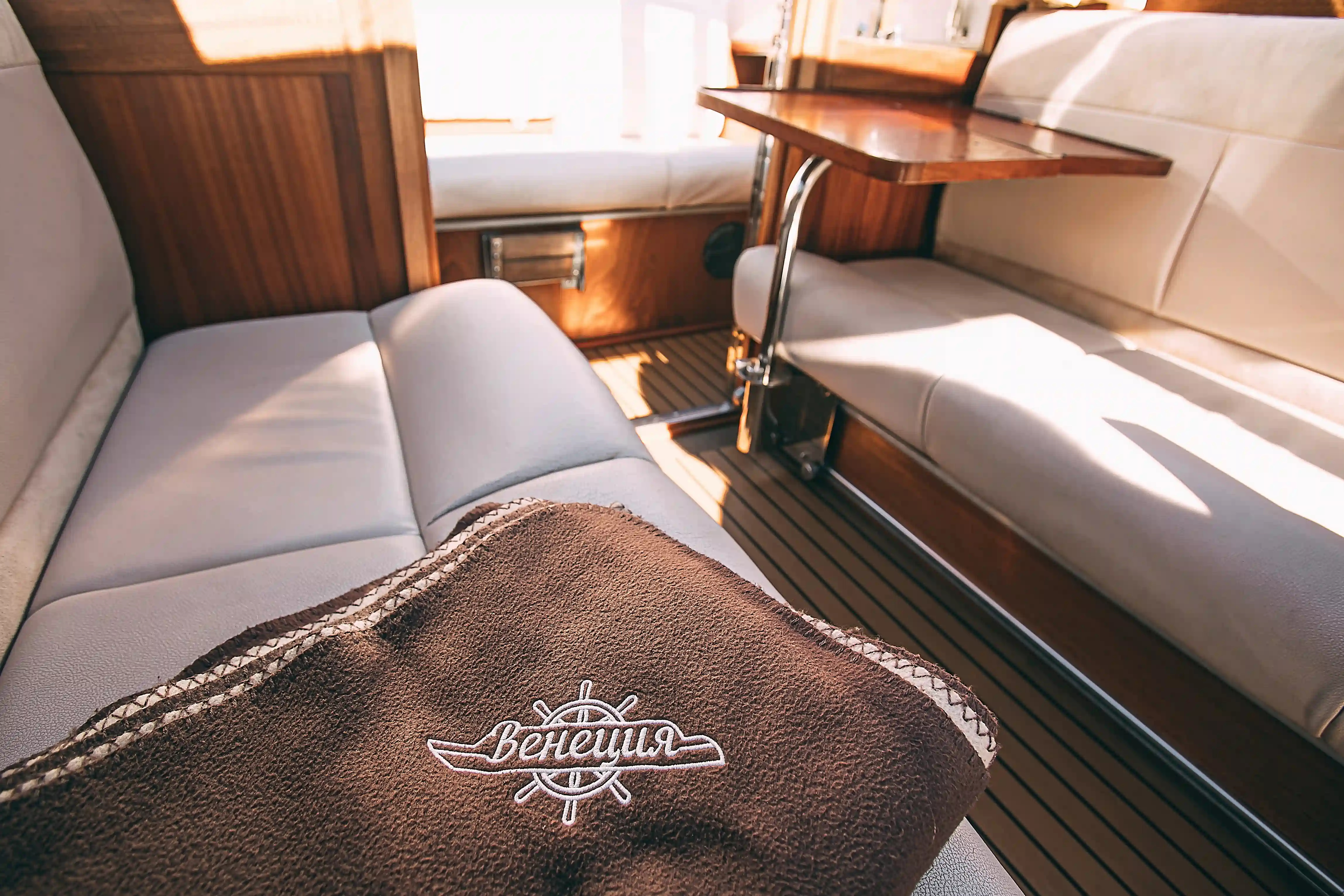 Катер "Венеция" image- 9